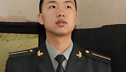 开云-主席唯一曾孙子毛东东，今年22岁身高1米87，出生日期很有寓意！