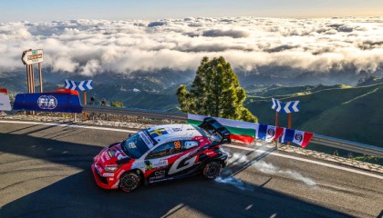 WRC西班牙站奥吉尔3.8秒领跑,丰田包揽前五|赛段|诺伊维尔|索伯格|塞巴斯蒂安·奥吉尔|胜田贵元_新浪体育_新浪新闻