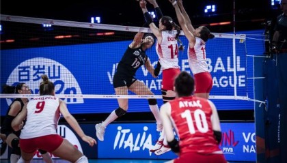 开云-一传+进攻效率+副攻拦网问题 女排以赛代练不理想