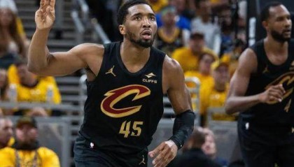 kaiyun-两战91分力挽狂澜！米切尔天神下凡定义何为超巨