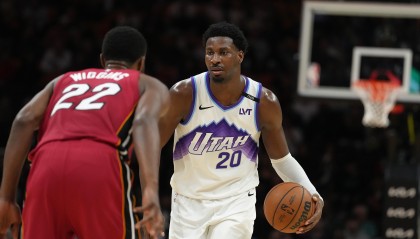 开云官网-小杰克逊23分马尔卡宁19+7 爵士主场送国王14连败