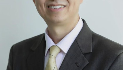 发现一个悲哀的现象：特别长寿的老人，几乎都是子女用生命在托举