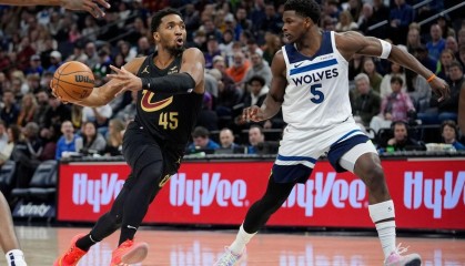 kaiyun-爱德华兹创3大神迹，森林狼反超湖人！米切尔30+8，兰德尔准3双